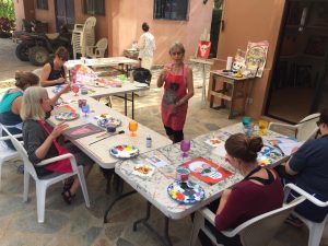Art classes in Todos Santos benefiting the Palapa Society 