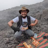 maya-trails-guatemala-volcano-pacaya-pizza-david