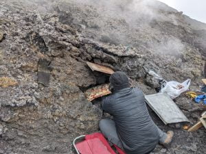maya-trails-guatemala-volcano-pacaya-pizza-hotspot