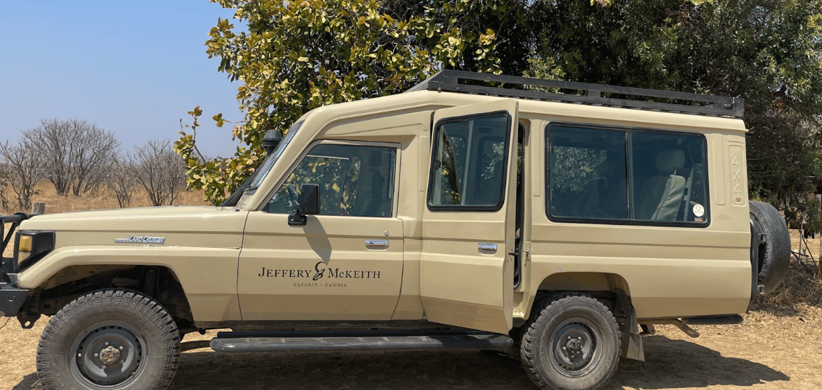 Classic Zambia - Kafue, Transfer Vehicle